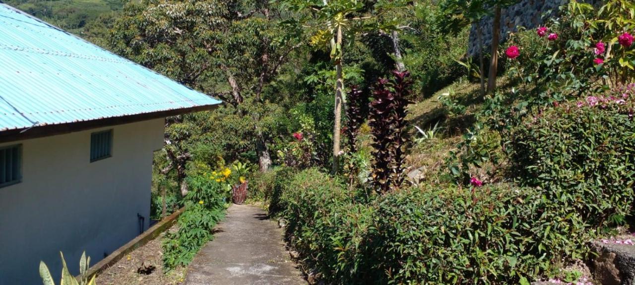 Farila Lodge Kelimutu Eksteriør bilde